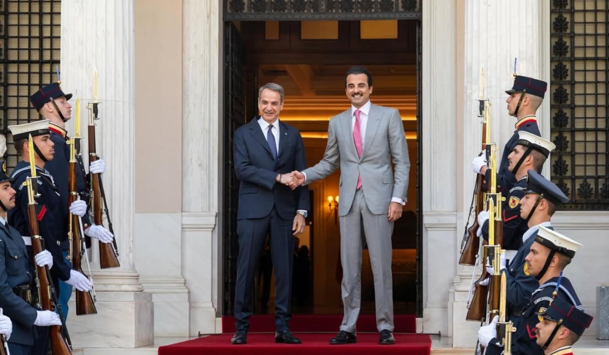 HH The Amir Meets Greek Prime Minister in Athens to Strengthen Bilateral Cooperation